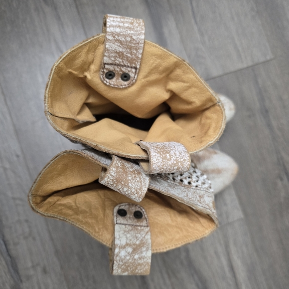 Bed Stu Tan and Cream Ankle Boots - Picture 5 of 11